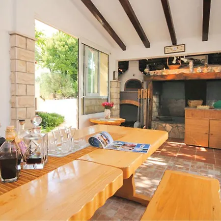 4 Bedroom Stunning In Kastel Novi Kastela