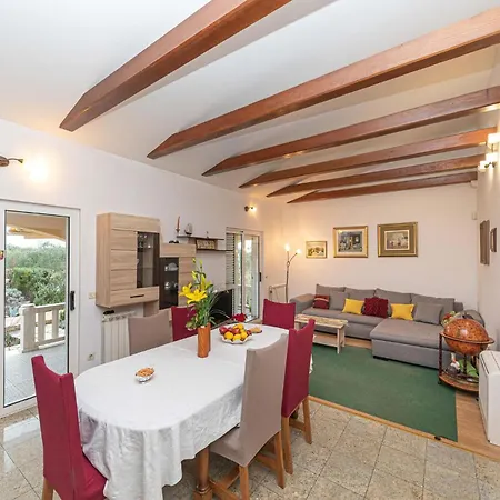 Holiday home 4 Bedroom Stunning In Kastel Novi