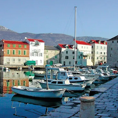 4 Bedroom Stunning In Kastel Novi Holiday home *