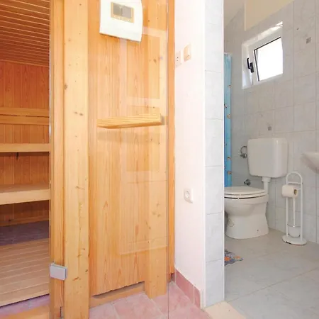 4 Bedroom Stunning In Kastel Novi * Kastela