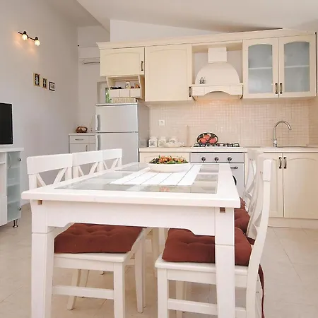 4 Bedroom Stunning In Kastel Novi Kastela